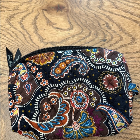 Vera Bradley Kensington
Paisley Laptop Bag or Tote, with small plastic lined bag - Picture 9 of 15